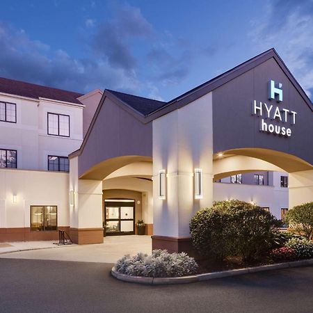 Hyatt House Boston Waltham Hotel Bagian luar foto
